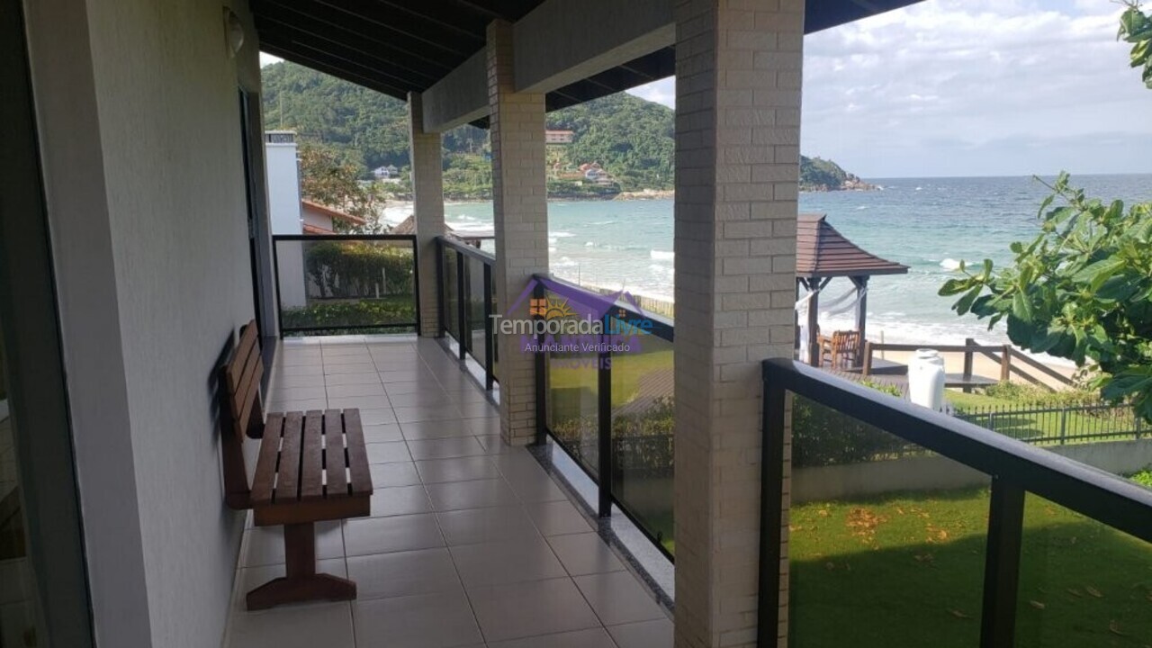 Casa para alquiler de vacaciones em Bombinhas (Praia de Quatro Ilhas)