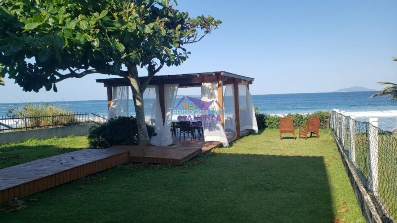 Casa para alquiler de vacaciones em Bombinhas (Praia de Quatro Ilhas)