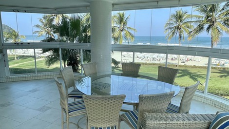 WONDERFUL APARTMENT IN FRONT OF THE SEA 4 SUITES + DEP WITH BALCONY GOURMET