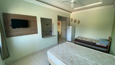 Linda Casa com 4 suítes acomodação para no máximo 20 pessoas.