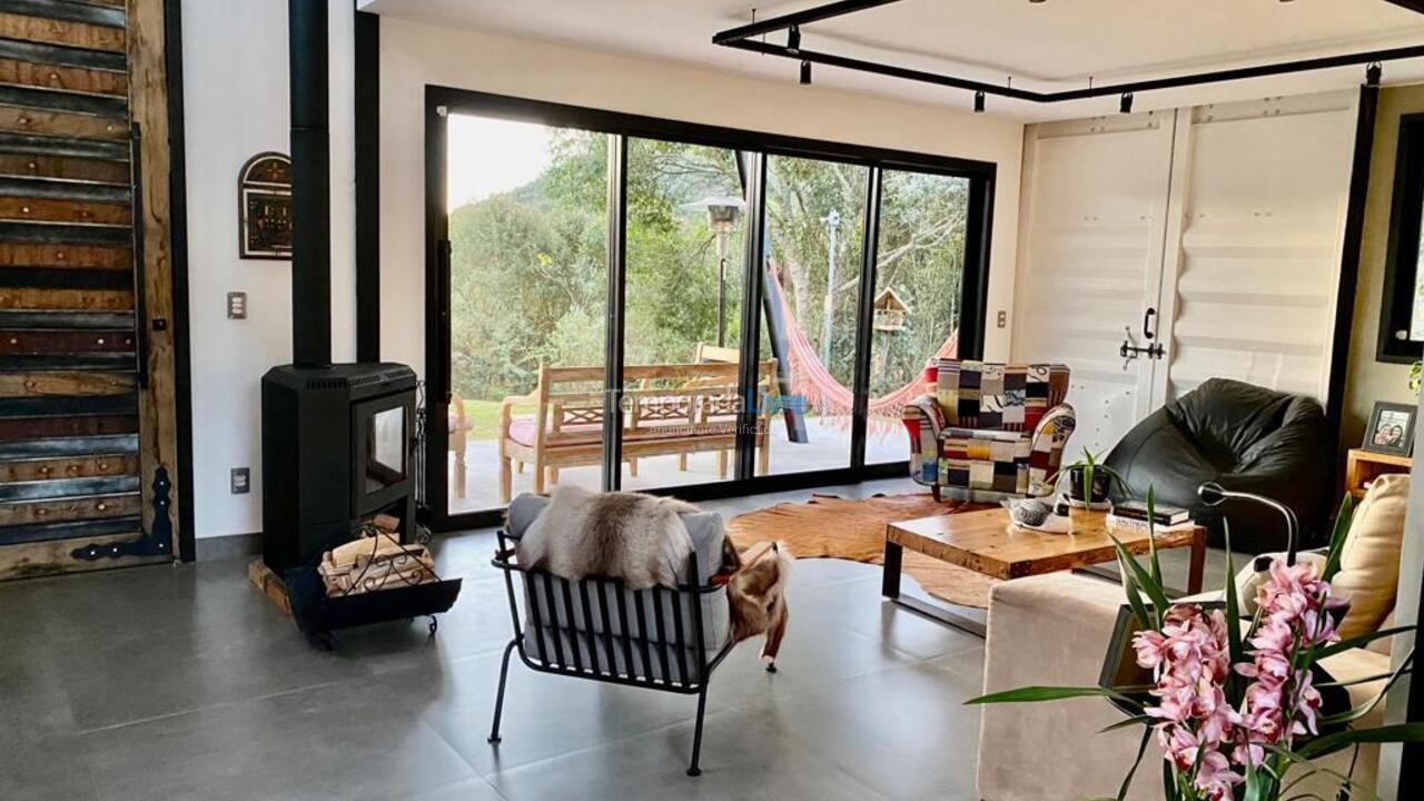 Casa para aluguel de temporada em Nova Friburgo (Cascatinha)