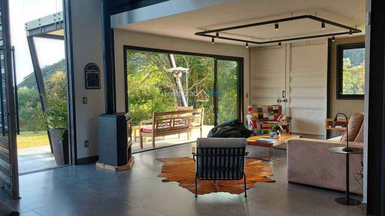 Casa para aluguel de temporada em Nova Friburgo (Cascatinha)