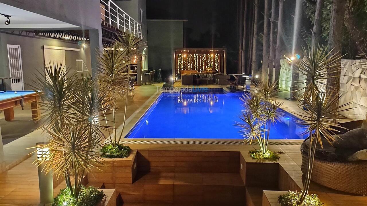 Casa para alquiler de vacaciones em Itu (Condominio Chácara Flora)