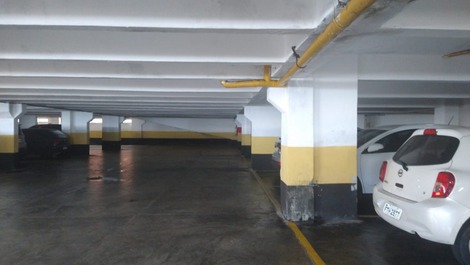 Garagem (uma vaga gratuita)