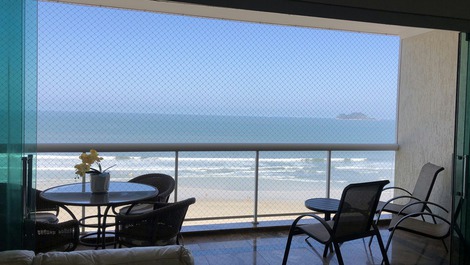 APARTAMENTO COMPLETO FRENTE AL MAR, ESTÁNDAR ALTO.