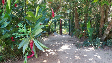 CASA FRENTE A PRAIA GUARATUBA /BERTIOGA
