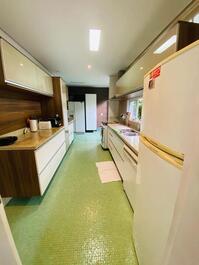 CASA DISPONIVEL NA PRAIA DA BALEIA.