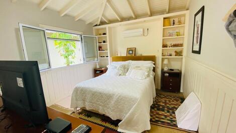 CASA DISPONIVEL NA PRAIA DA BALEIA.