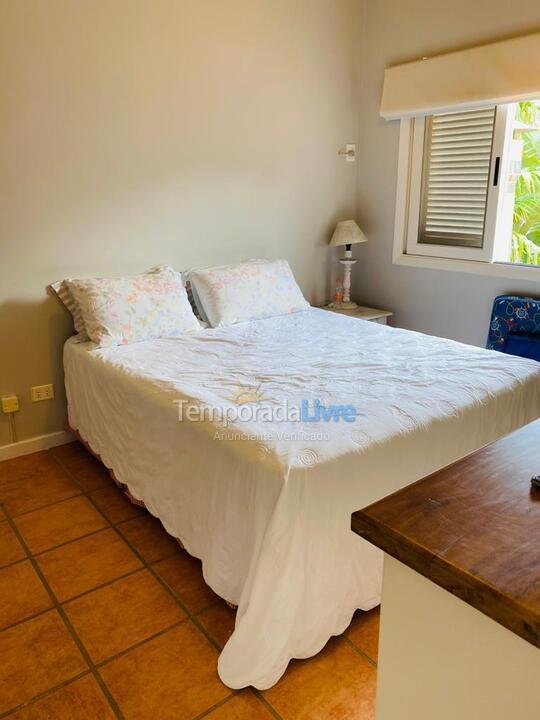 Casa para aluguel de temporada em São Sebastião (Praia da Baleia)