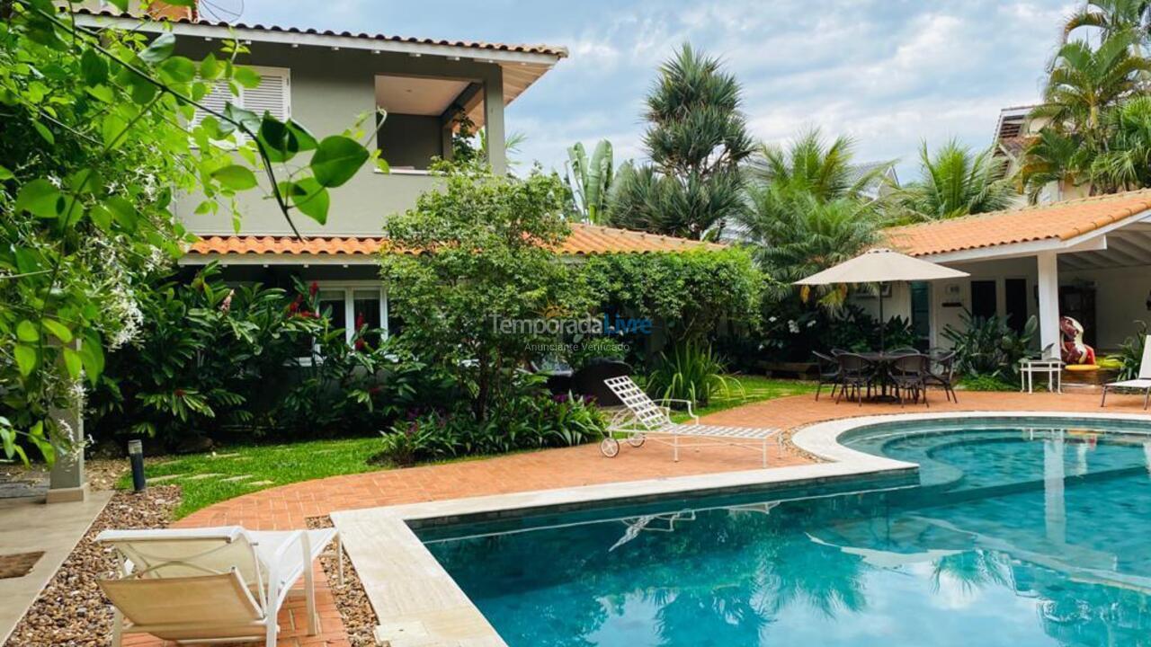 Casa para aluguel de temporada em São Sebastião (Praia da Baleia)