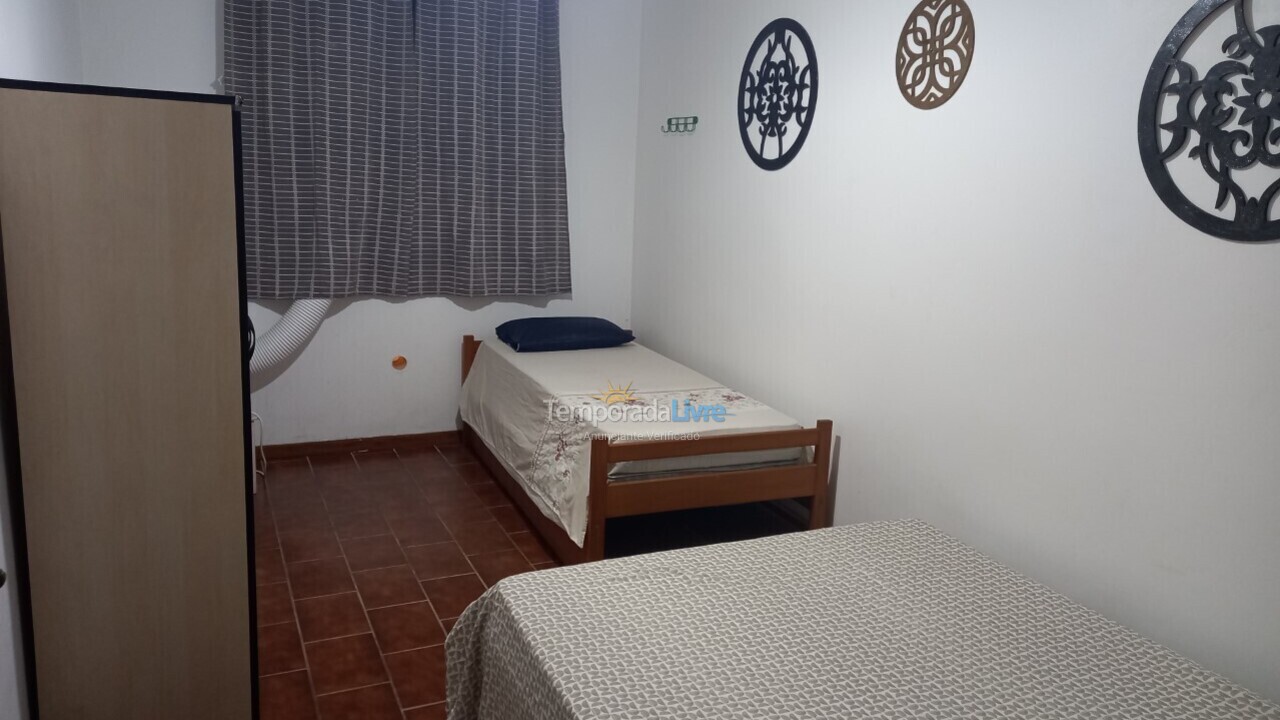 Apartment for vacation rental in Ubatuba (Praia das Toninhas)