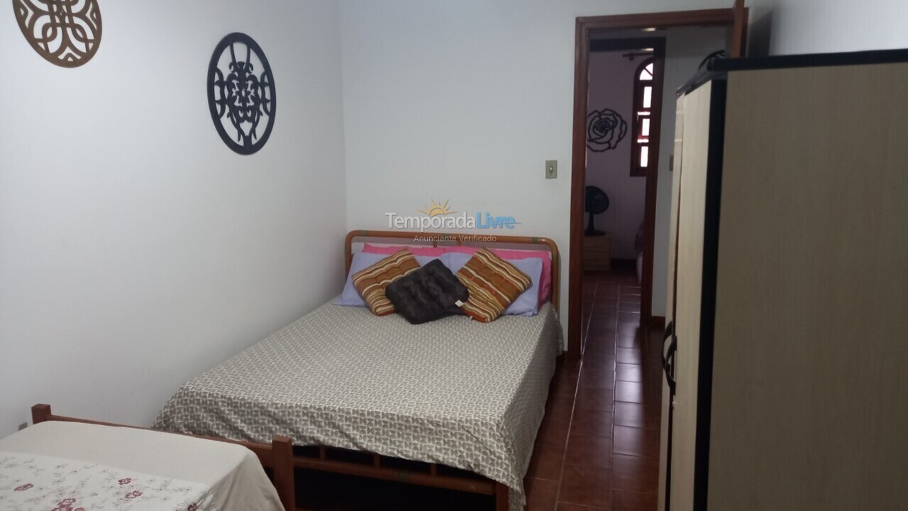 Apartment for vacation rental in Ubatuba (Praia das Toninhas)