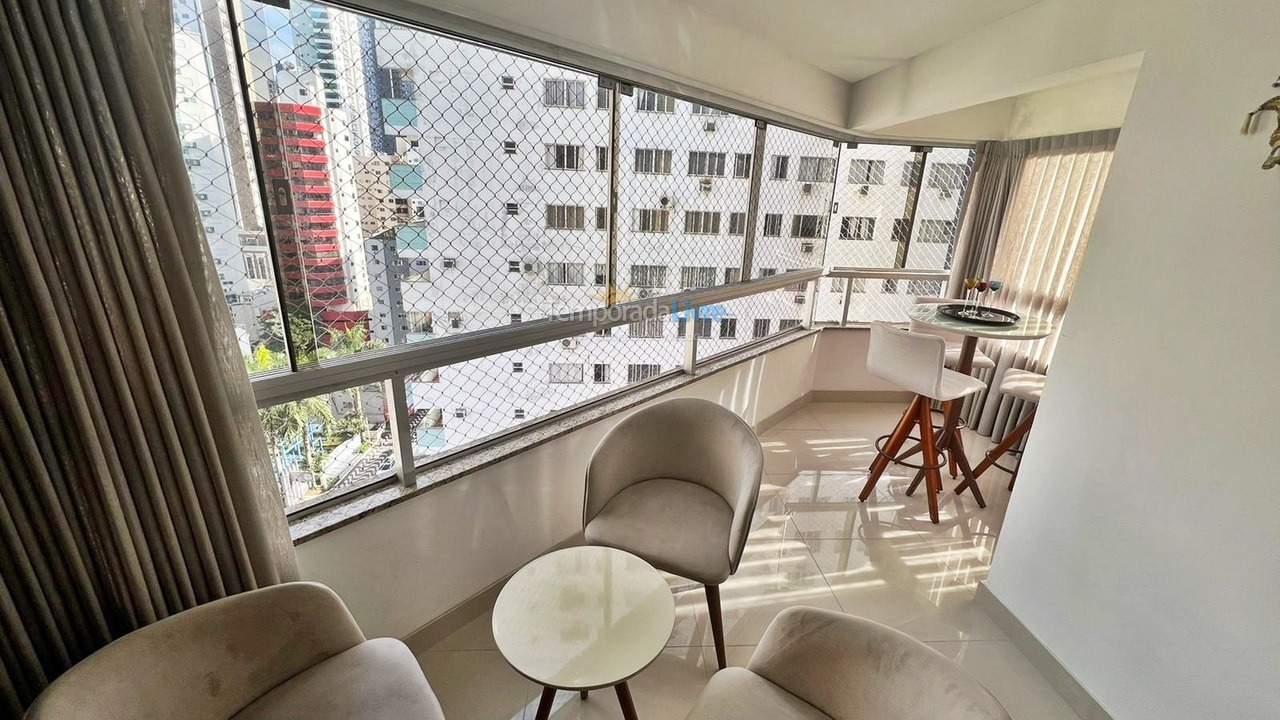 Apartamento para aluguel de temporada em Balneário Camboriú (Praia Central)