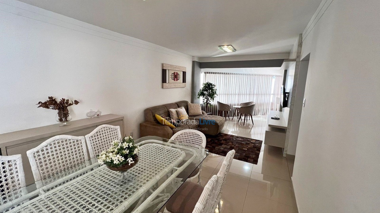 Apartamento para aluguel de temporada em Balneário Camboriú (Praia Central)