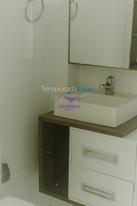 Apartamento para aluguel de temporada em Bombinhas (Praia de Quatro Ilhas)