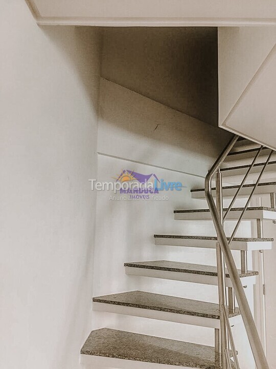 Apartamento para aluguel de temporada em Bombinhas (Praia de Quatro Ilhas)