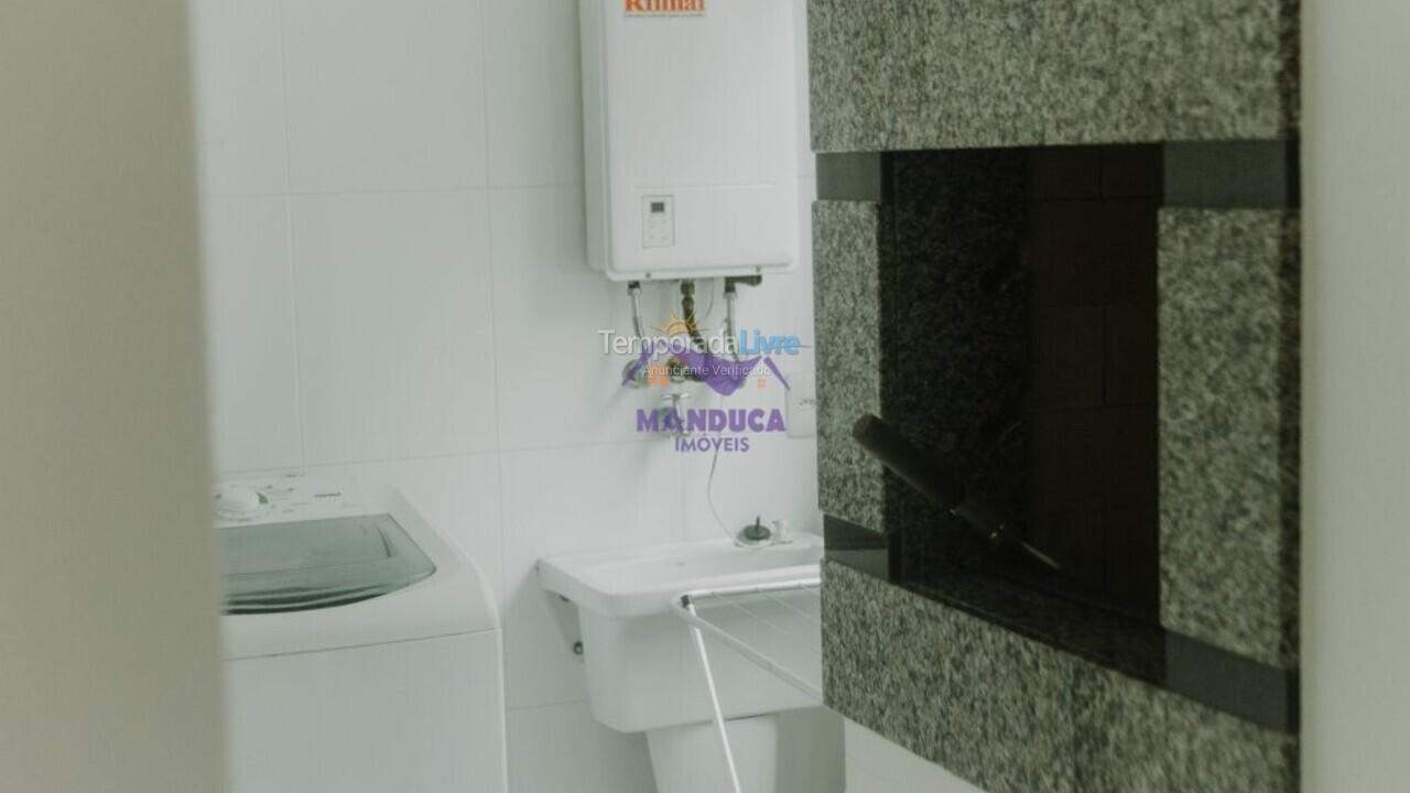 Apartamento para aluguel de temporada em Bombinhas (Praia de Quatro Ilhas)