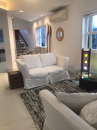 WONDERFUL HOUSE 1 BLOCK FROM THE BEACH