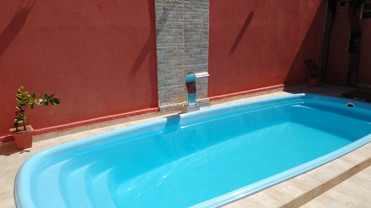 Casa para aluguel de temporada em São João Batista do Glória (Centro)