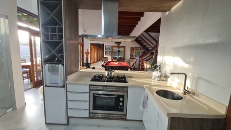 HOUSE IN CONDOMINIUM 50 METERS FROM THE BEACH