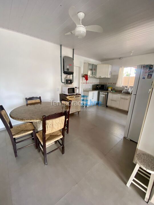 House for vacation rental in Bombinhas (Canto Grande)