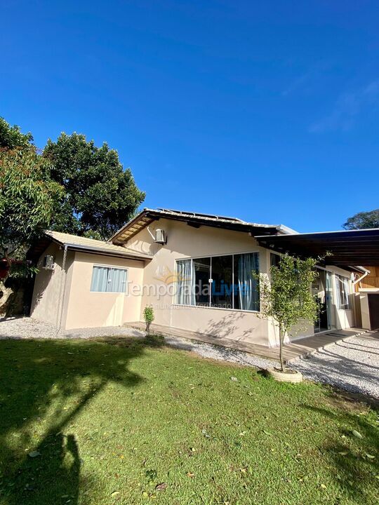 House for vacation rental in Bombinhas (Canto Grande)