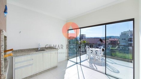 TRIPLEX 80 meters from Canto Grande beach