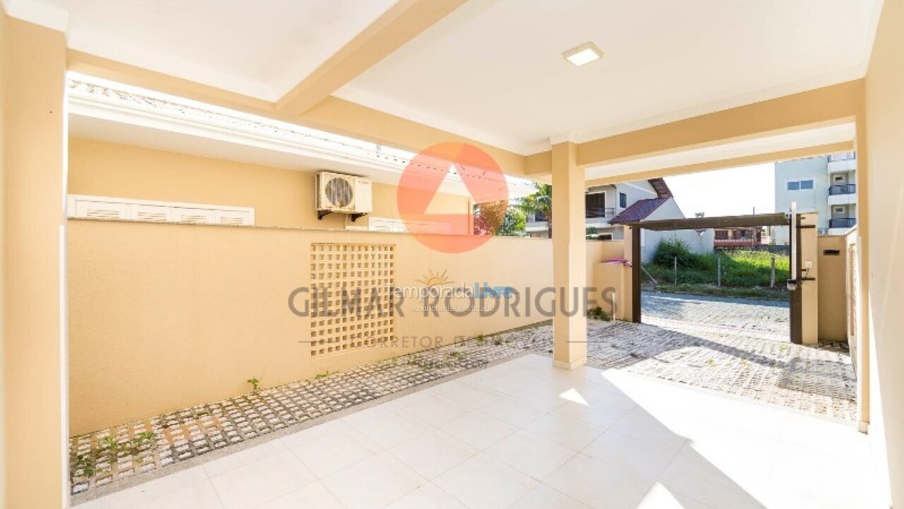 House for vacation rental in Bombinhas (Canto Grande)