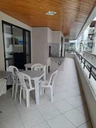 GRAN PISO EN MEIA PRAIA PARA TEMPORADA