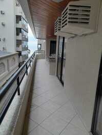 GRAN PISO EN MEIA PRAIA PARA TEMPORADA