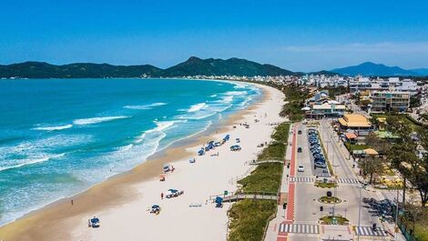 2 bedroom apartment for up to 6 people 250 meters from Bombas beach