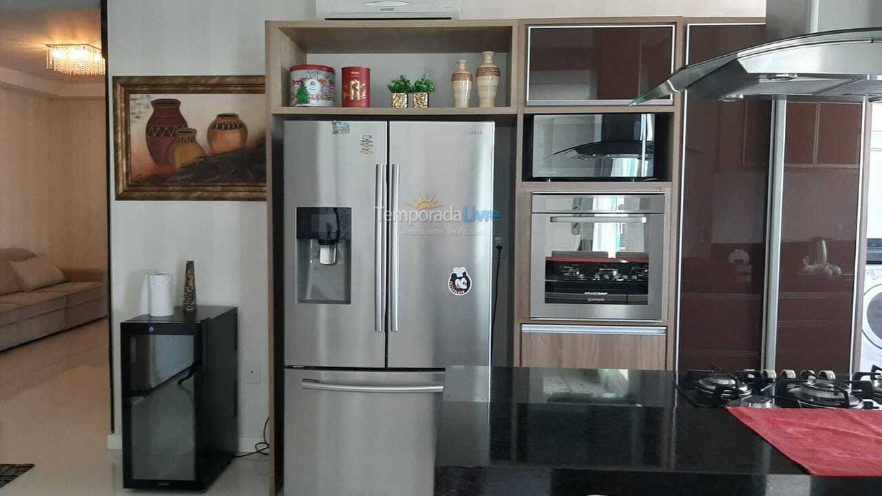 Apartment for vacation rental in Itapema (Meia Praia)