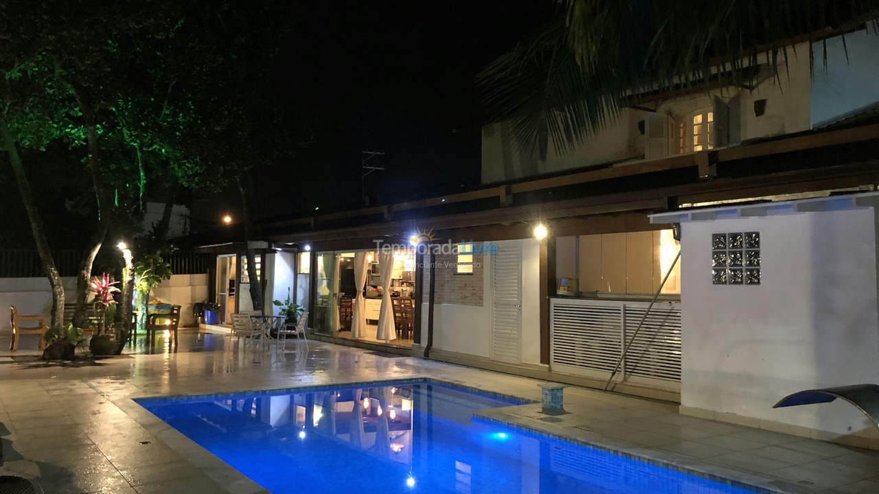 Casa para aluguel de temporada em São Sebastião (Maresias)