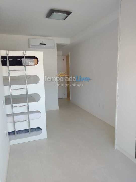 Apartamento para aluguel de temporada em Governador Celso Ramos (Palmas do Arvoredo)