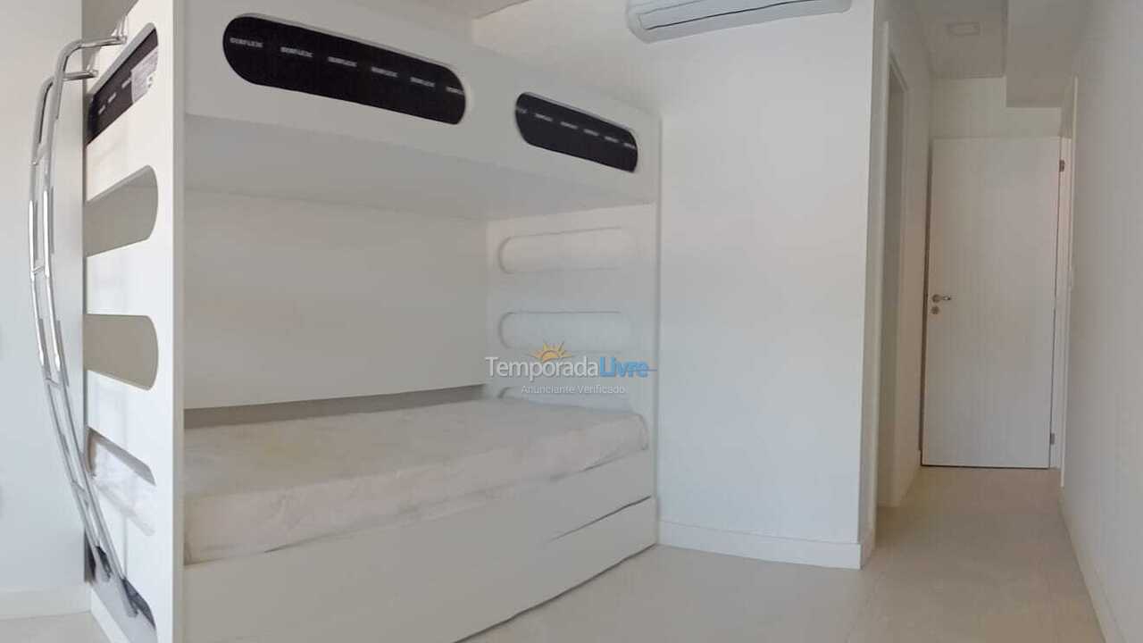 Apartamento para aluguel de temporada em Governador Celso Ramos (Palmas do Arvoredo)