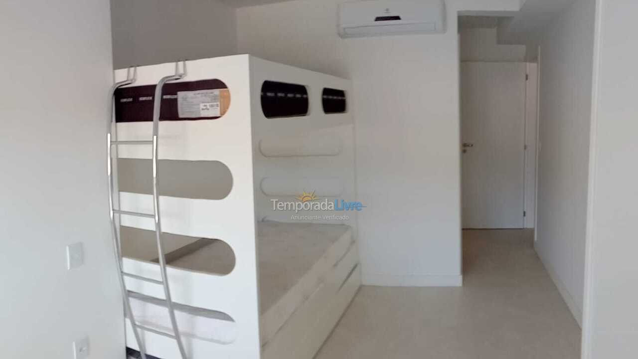 Apartamento para aluguel de temporada em Governador Celso Ramos (Palmas do Arvoredo)