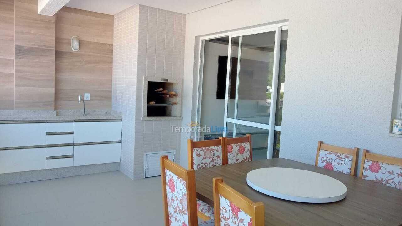 Apartamento para aluguel de temporada em Governador Celso Ramos (Palmas do Arvoredo)