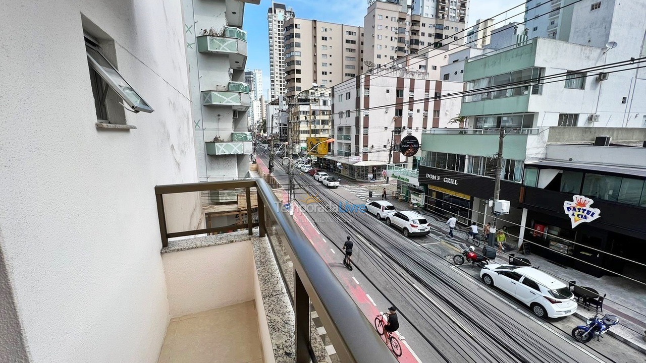 Apartamento para aluguel de temporada em Balneário Camboriú (Praia Central)