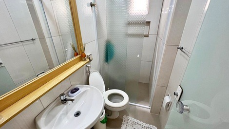 Temporada Ed. Márcia: 3 quartos com ar condicionado na quadra do mar