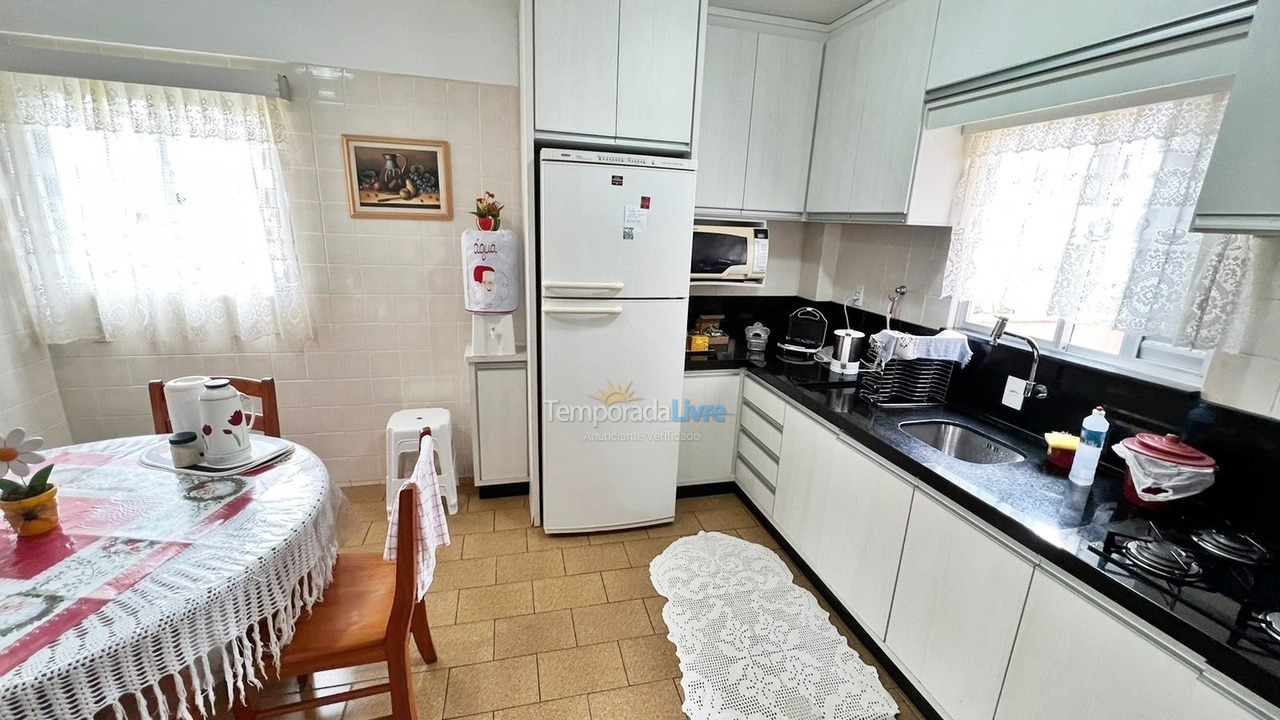 Apartamento para aluguel de temporada em Balneário Camboriú (Praia Central)