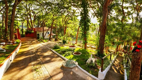 Chácara Raízes (33 lugares)