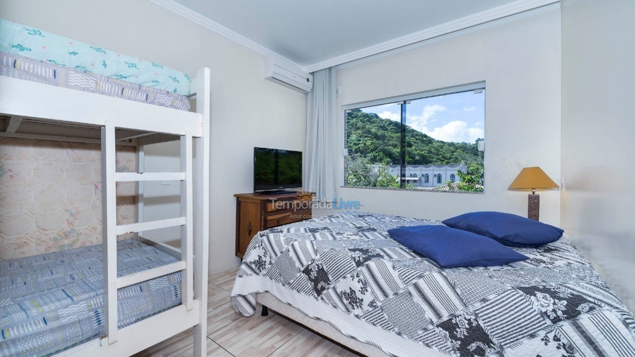 Apartamento para aluguel de temporada em Bombinhas (Praia de Zimbros)