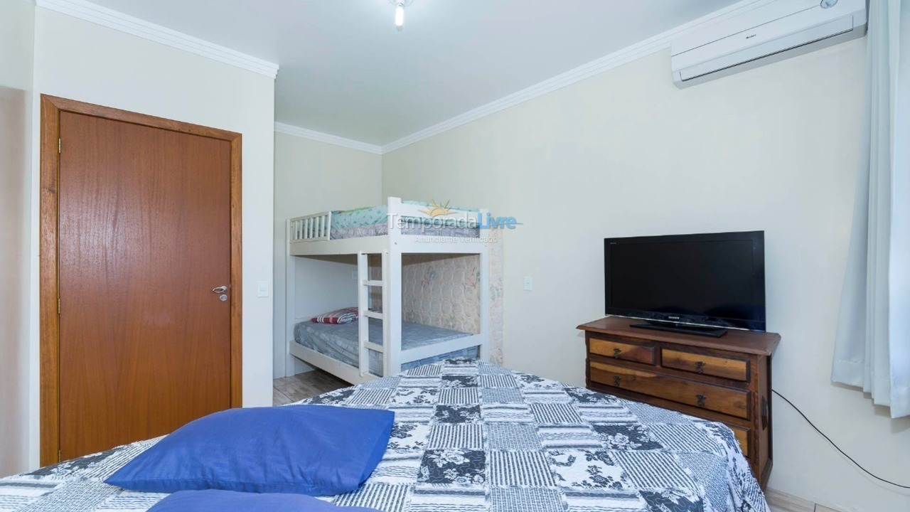 Apartamento para aluguel de temporada em Bombinhas (Praia de Zimbros)