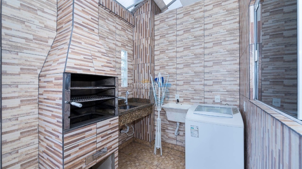 Apartamento para aluguel de temporada em Bombinhas (Praia de Zimbros)