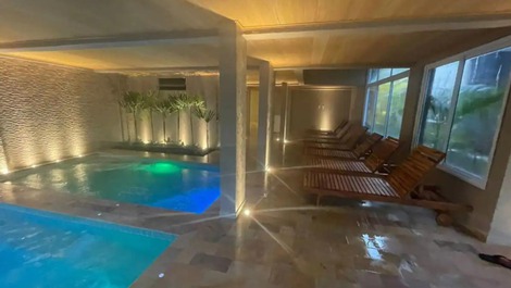 Piscina coberta aquecida