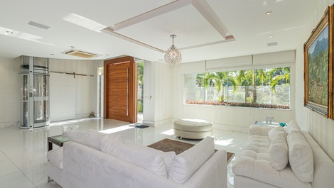 Del Lago Mansion, The Best of the Condominium