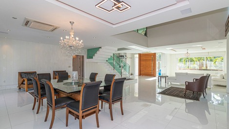 Del Lago Mansion, The Best of the Condominium