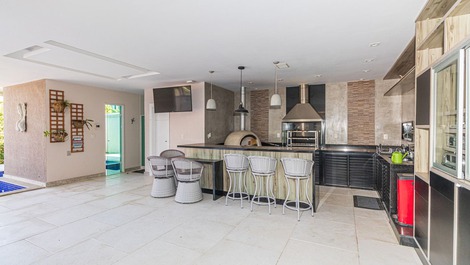 Del Lago Mansion, The Best of the Condominium