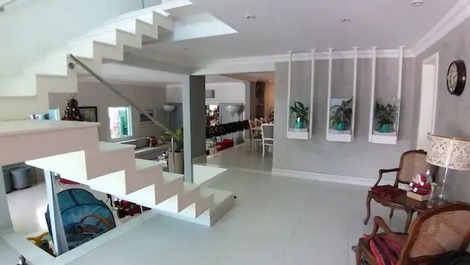 Mansión moderna con gimnasio central en Barra da Tijuca