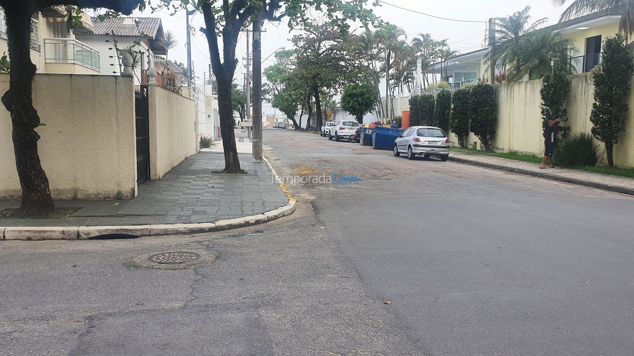 Apartamento para aluguel de temporada em Guarujá (Enseada)